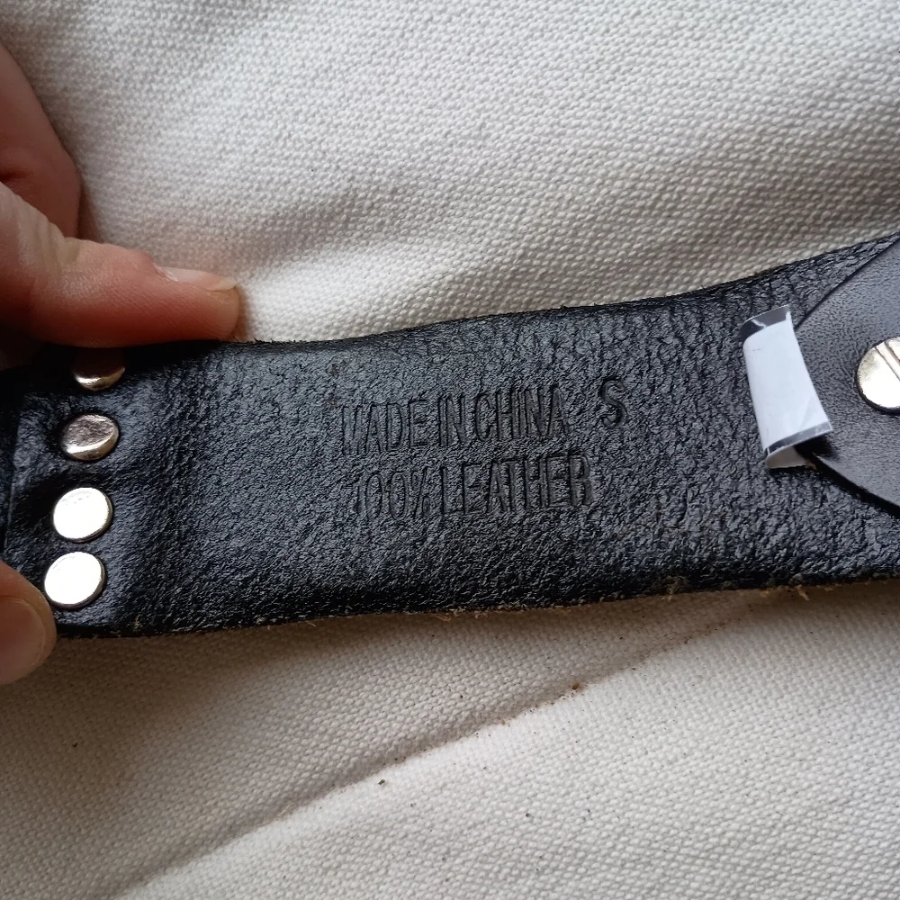 Daytrip Black Leather Belt with Silver Sparkle Studs_Small